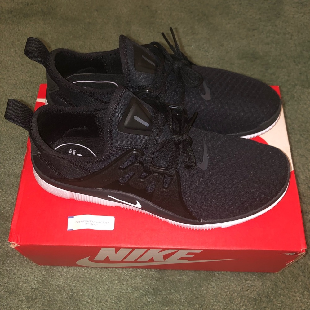 Nike Shoes - Picture 2 of 9